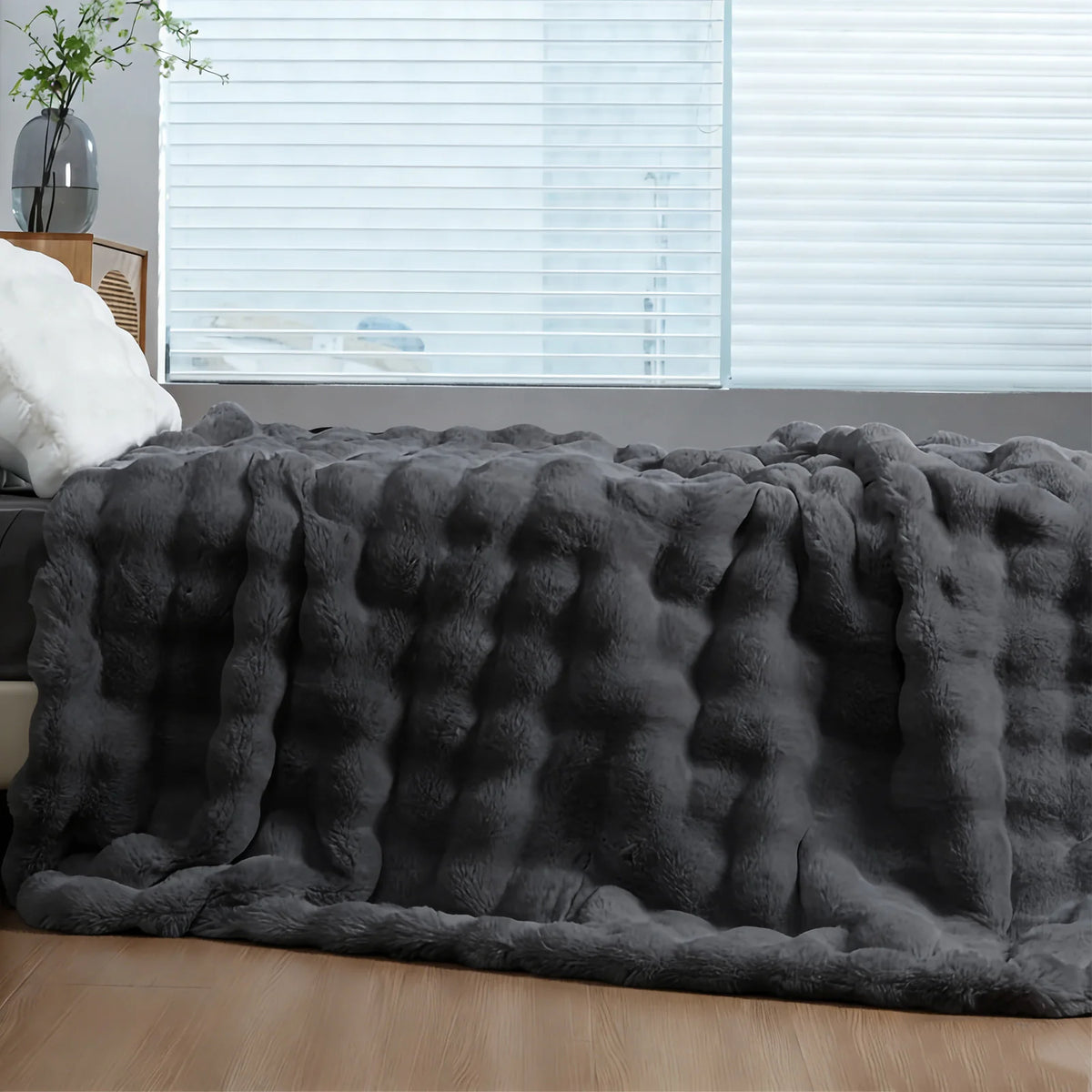 ROSEKIND Soft Faux Fur Rabbit Blanket for Cozy Home Comfort