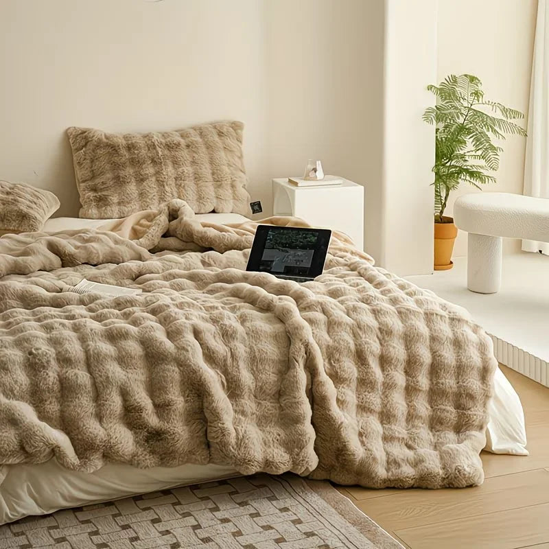 ROSEKIND Soft Faux Fur Rabbit Blanket for Cozy Home Comfort