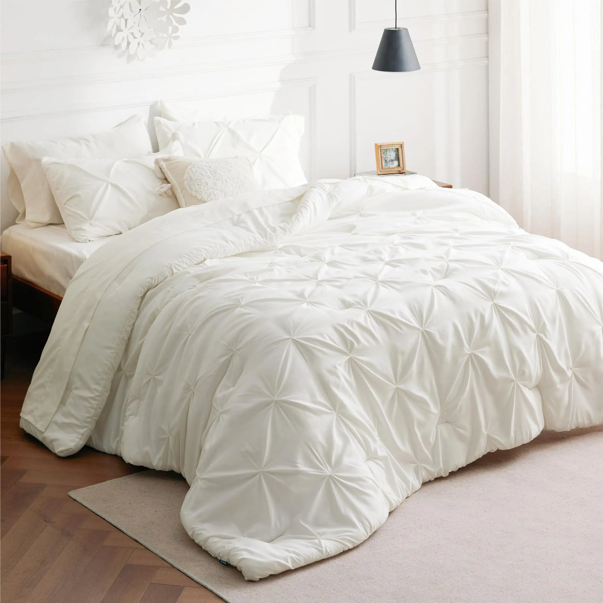 Luxury Pinch Pleat Microfiber Bedding Set With All Season Comforter
