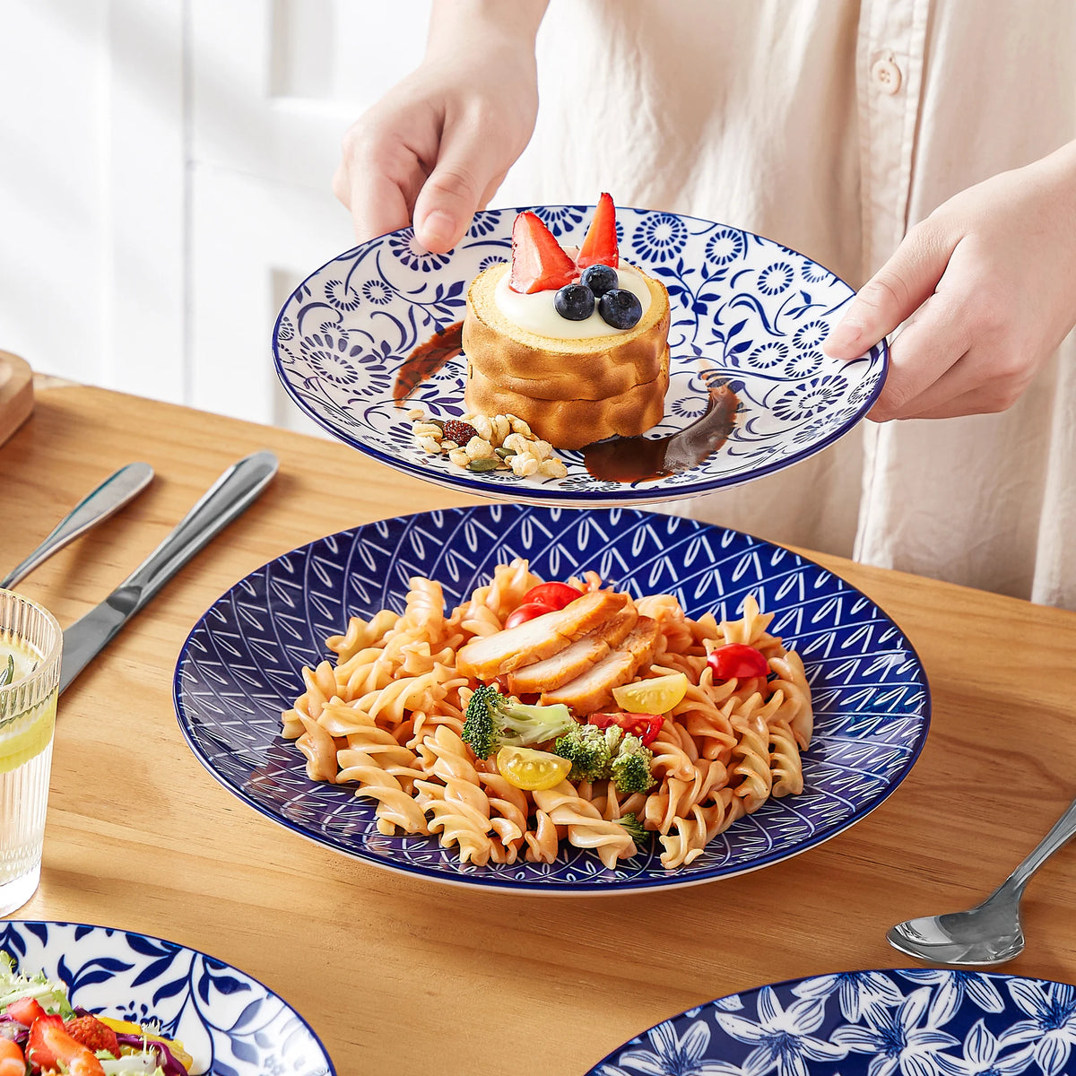 MALACASA Ceramic Dinnerware Plate Set For Elegant Dining